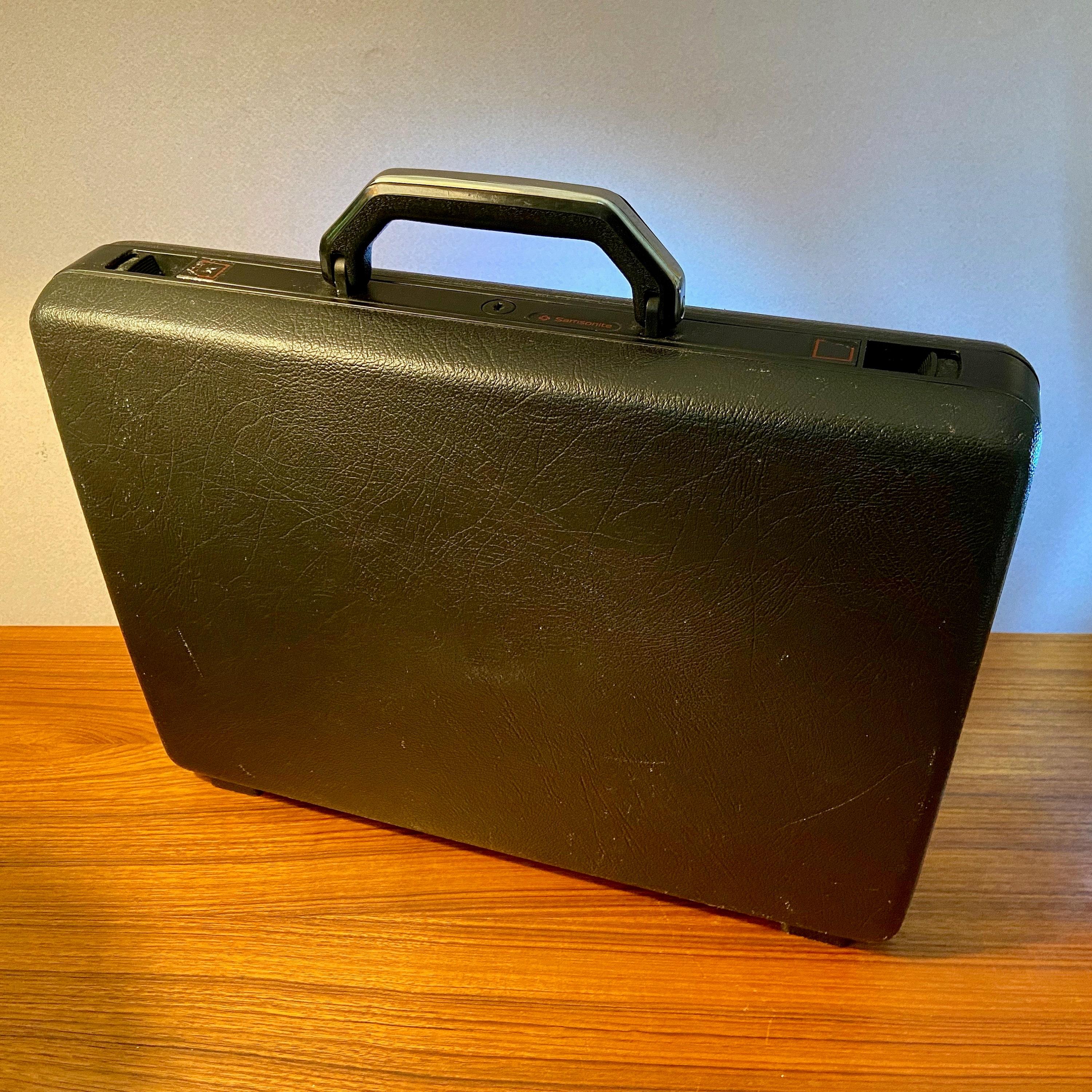 Hard shell briefcase sale
