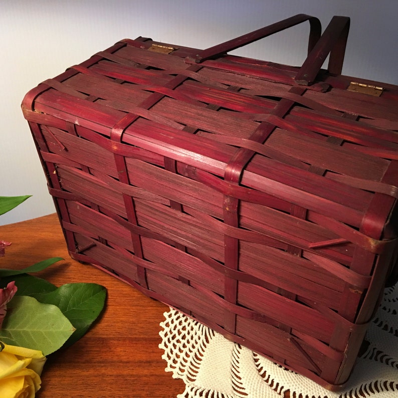 Vintage small wicker picnic basket from the 40s