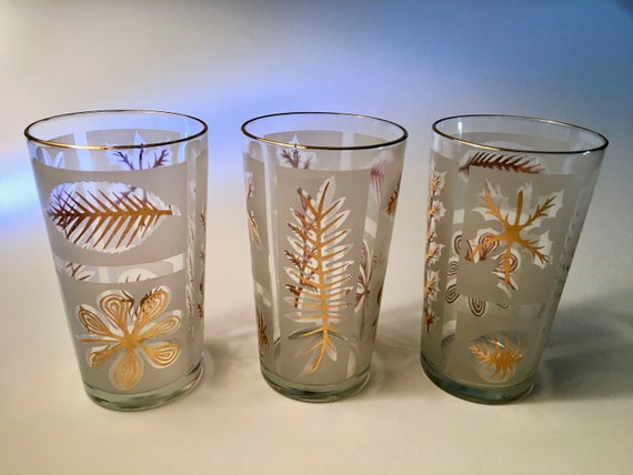 FULL SET of 8 Vintage Anniversary Glasses 8 Tall Drinking Glasses / Tumblers  With a Gold Gilded Design and 'happy Anniversary'. 