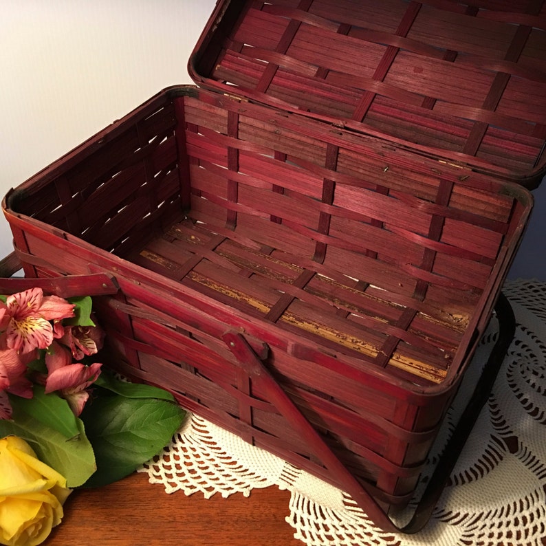 Vintage small wicker picnic basket from the 40s