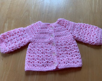 Suéter de crochet para bebé prematuro