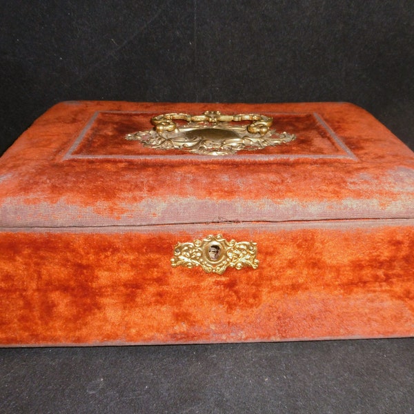 Sumptuous antique French deep red velvet jewelry box, jewellery, trinket.