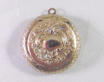 Superb Antique French gilded beauty spot pot with Chatelaine ring. c1800