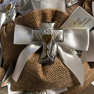 Communion Favors Burlap bag  with silver CROSS, favors, koufeta mementos, italian favors, Communion, almond favors, bomboniere