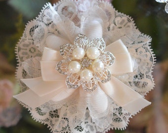 Confetti Flower with Rhinestone brooch, Almond Favors, Wedding Favors Bomboniere