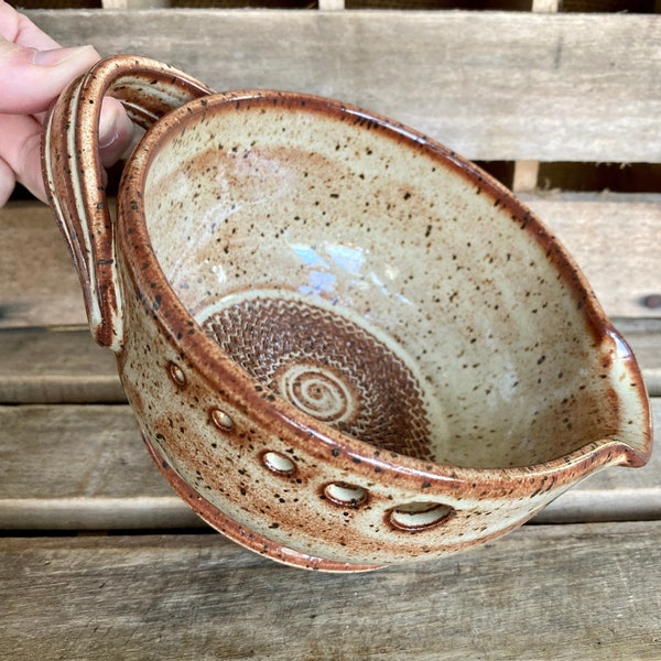 Stoneware Pottery Garlic Grating Bowl - Rust and Beige Salad Dressing Bowl - Herb Stripper - Herb Infused Oil Making Bowl
