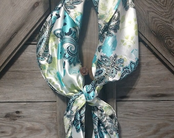 WILD RAG PAISLEY 110 Marfil y turquesa floral Cowboy Wild Rag Western Neck Bufanda Bandanna de Double B Wild Rags