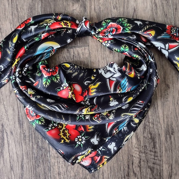 Wild Rag 100% SEIDE Schwarz mit Classic Tattoos Cowboy Western Halstuch Bandana von Double B Wild Rags