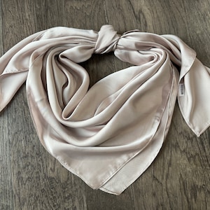 WILD RAG Ivory Taupe #15 Cowboy Western Neck Scarf Bandanna Double B Wild Rags