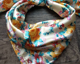 Pañuelo de cuello vaquero estilo western con estampado floral de cachemira naranja y turquesa de Wild Rag de Double B Wild Rags