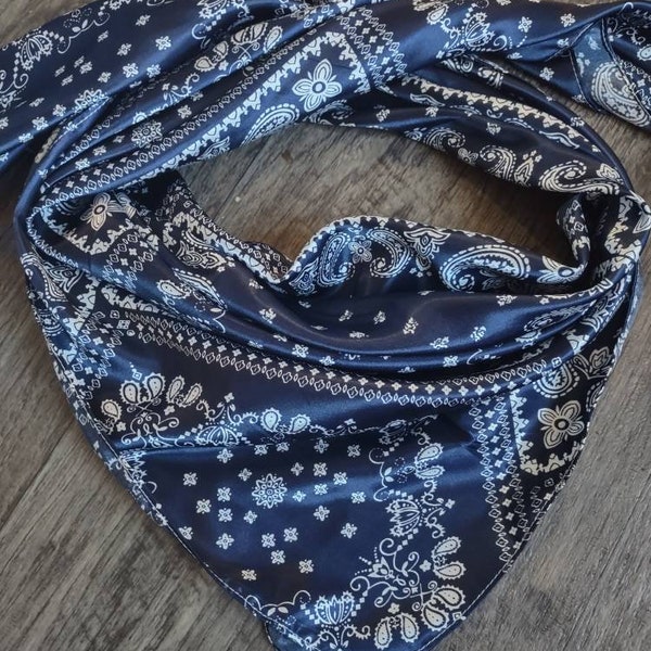 Wild Rag Bandana bleu marine et blanc imprimé cachemire Cowboy Western Écharpe Double B Wild Rags