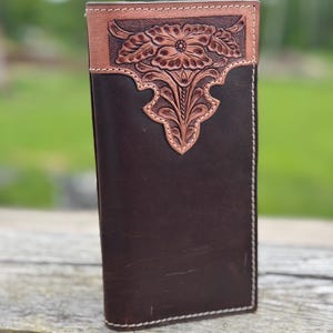 Double B Wild Ragsのスムースレザーに花柄のディテールを施したメンズウエスタンロングウォレット