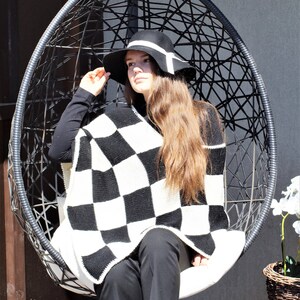 Black-White poncho,Alpaca wool poncho,Poncho sweater,Winter poncho,Brown coat,Knitted poncho,Crotchet poncho,Women accessories,Wool coat