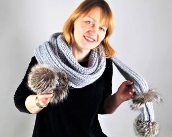 One Of a Kind Scarf, Winter Scarf,Grey Scarf,Fur Pom Pom ,Hand Knitted Scarf,Natural Fur,Wool Scarf,Winter Scarves,Handmade Scarf