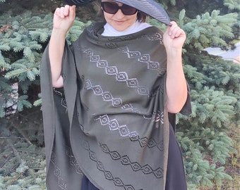 GREEN SHAWL-PONCHO, Cashmere Wool Shawl,Poncho Sweater,Handmade Shawl,Green Coat,Knitted Poncho, Green Wrap,Women Accessories, Cashmere Coat