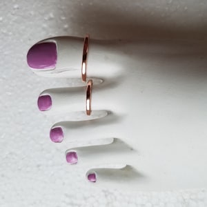Hammered copper toe ring