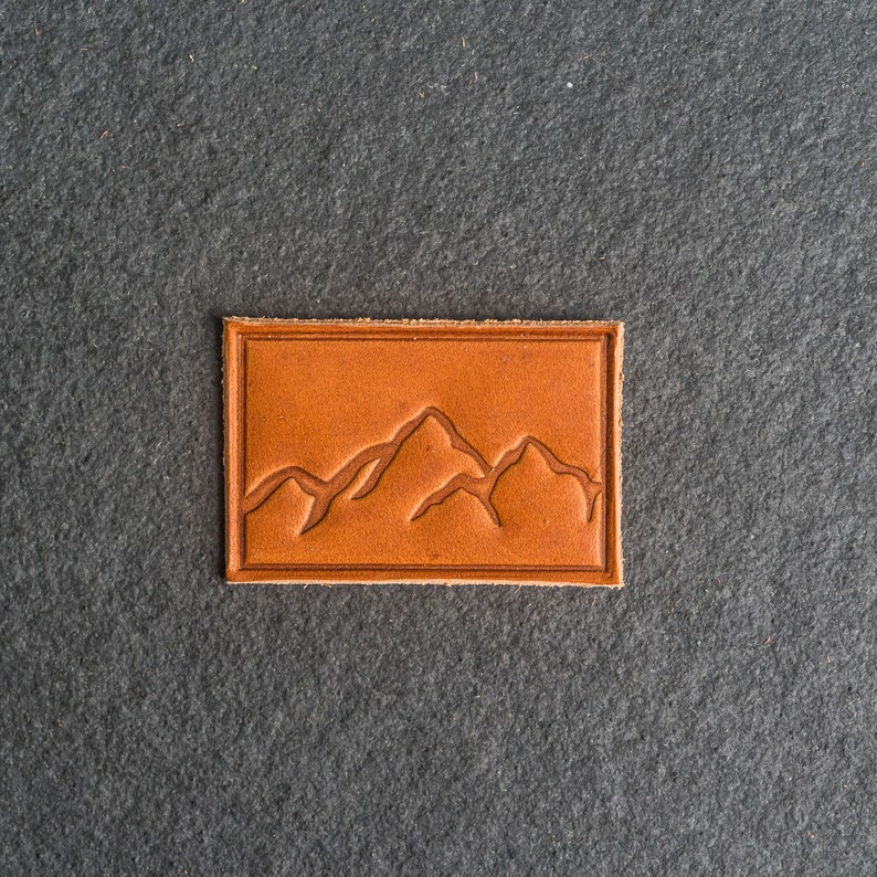 Patch en cuir Mountains Option Velcro 3 x 2 po. rectangulaire Patch de randonnée Mountain Range pour sacs à dos, vestes et plus Fête des mères Natural Dublin