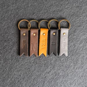 Llavero de cuero personalizado / Llavero con forma de bandera / Llavero personalizado con iniciales/nombre / Regalo personalizado / Pequeño / Regalo para el Día del Padre