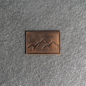 Patch en cuir Mountains Option Velcro 3 x 2 po. rectangulaire Patch de randonnée Mountain Range pour sacs à dos, vestes et plus Fête des mères Rustic Brown