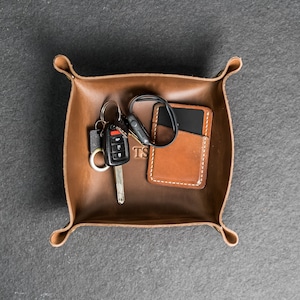 valet de chambre personnalisé | Petit plateau carré en cuir pleine fleur | Cadeau garçon d'honneur | Porte-clés | Stockage EDC | Cadeau fête des pères