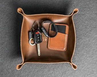 Personalized Valet Trays | Full Grain Leather Square Catchall Tray | Groomsmen Gift | Key Holder | EDC Storage | Gift Ideas