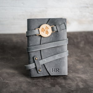 Caderno de viagem de couro recarregável com fecho | Presente personalizado para viagens | 10x15 cm | Pequeno caderno de desenho artesanal | Presente para o Dia dos Pais