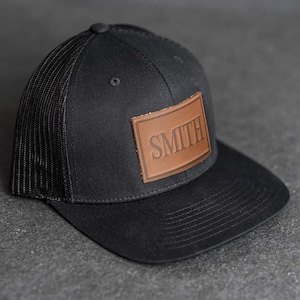Gorras de camionero personalizadas / Gorras estilo camionero con parche de cuero personalizadas con texto o logotipo / Gorra ajustable con cierre a presión / Regalo para el Día de la Madre