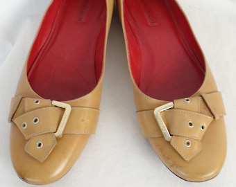 90s  CESARE PACIOTTI folded belt and buckle toe camel flats/ iconic red leather insoles/ ballet skimmer:IT39- fits US 8.5 women