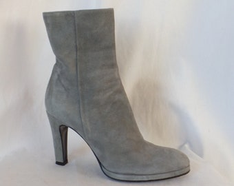 vintage BARNEYS NEW Y0RK COOP grey suede ankle bootie/ fitted & chic/ made in Italy: size 38.5