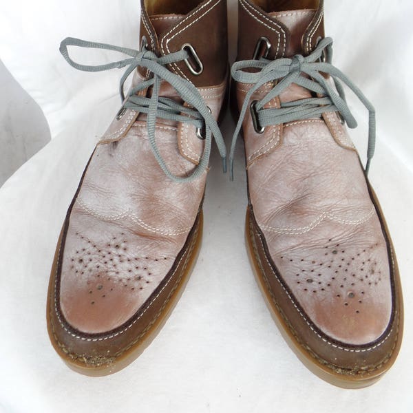 vintage MYSTERY DESIGNER men's mixed media wingtip chukka boot/ suede and distressed brouge leather/ grey laces: fits size EU40-41/USwoman10