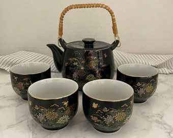 Vintage Asian Saki Teapot and cups