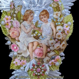 Victorian Angel Christmas Ornament. Vintage Cherubs & Blossoms. Vintage Christmas angel. Vintage ornament.