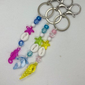 Summer Beach Keychains, nuovo regalo driver, portachiavi oceano, regali per lei, catena di perle di conchiglia, regali di creature marine, regalo amico