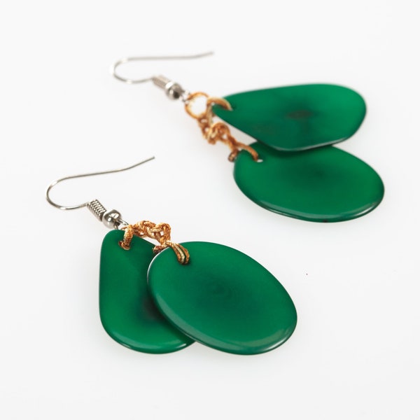 Boucles d'oreilles en graines vertes, boucles d'oreilles chunky vertes, boucles d'oreilles en ivoire végétal, boucles d'oreilles en tagua verte, cadeau incroyable, été 2021