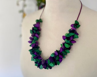 Green Necklace, Green Chunky Necklace, Green Statement Necklace, Green Tagua Necklace, Green vegetable ivory Necklace, Violet Necklace