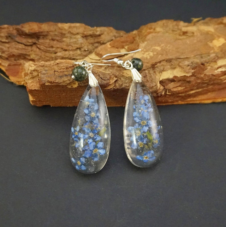 Nature earrings Long dangle earrings Nature jewelry Resin flower earrings Nature lover gift Blue Forget me not earring Real flower earrings