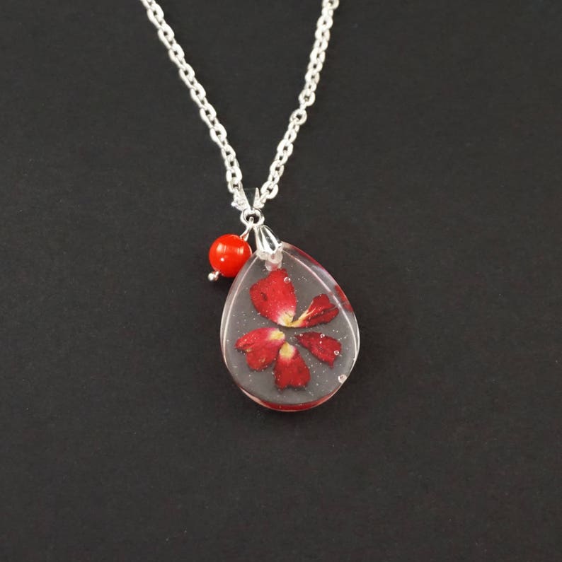 Real flower necklace for women Nature necklace Pressed flower resin necklace Nature jewelry gift Real flower jewelry red flower jewelry set