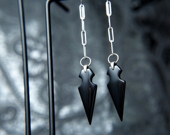 Alessia. Black Obsidian gemstone arrow long earrings. Tribal 925 Sterling Silver black earrings. Gothic chain earrings. Molax Chopa Tribe.