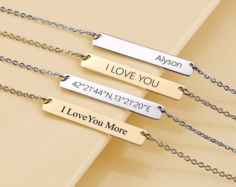 Collar con barra grabada: nombre personalizado, número romano y coordenadas