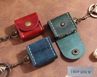 Personalised Dice Keyring, Custom Leather Dice Case Holder Keychain with Actual Handwriting, Portable Dice Storage Pouch for Gamers