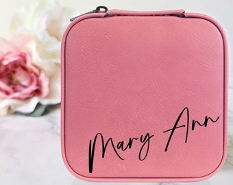 Personalized Engraved Name Travel Jewelry Boxes | Bridesmaid Gifts | Custom Travel Jewelry Case | Wedding Gifts | Bridal Party Gifts