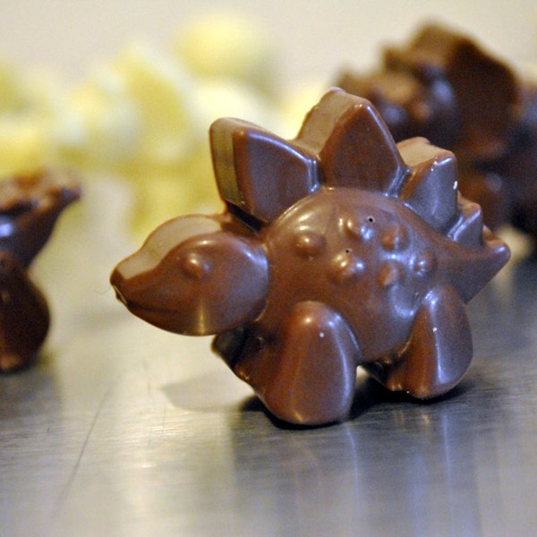 Handmade Chocolate Dinosaur Gift – Fun Dinosaur Chocolates – Dinosaur Party Favour – Unique Chocolate Gift – Vegetarian & Vegan Option