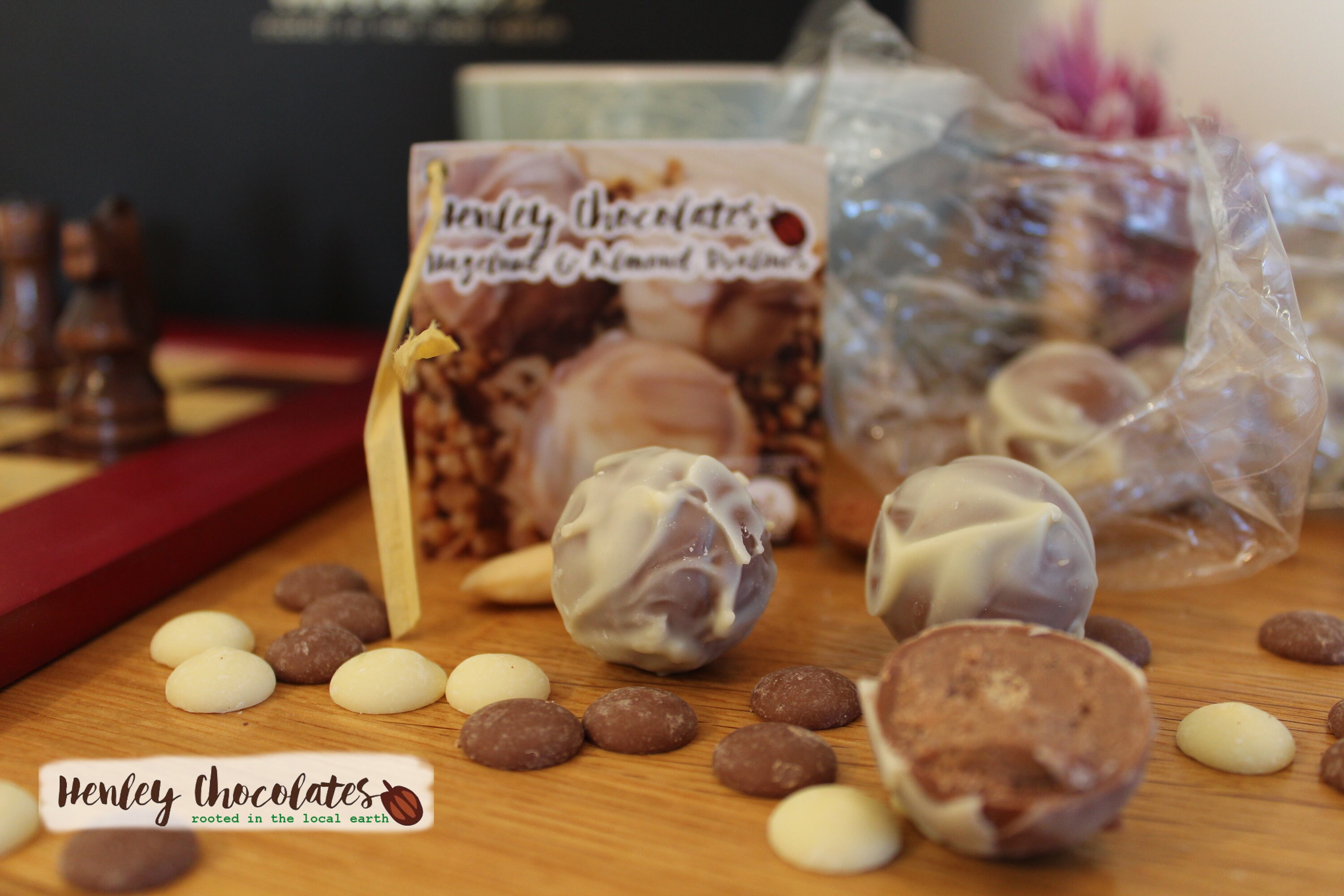 FERRERO ROCHER Premium Gourmet Milk Chocolate Hazelnut Candy Sweets 200g  7oz