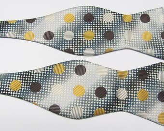Mens Champagne Tan Brown Silver And Gold Circle  Design Self Ti Freestyle Bow With Free Pocket Square