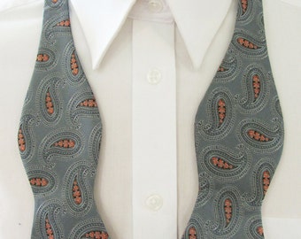 Mens Bow Tie (With Free Pocket Square)  Peacock Style Gray With Brick Rust Colored Paisley Pattern Self Tie Bow Tie