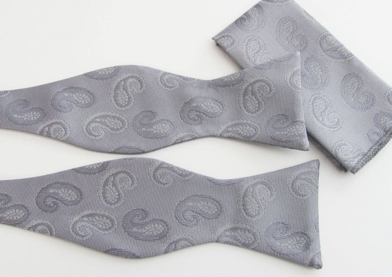 Mens Silver Tone On Tone Paisley Woven Pattern Self Tie Freestyle Bow Tie image 3