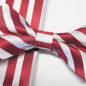 Red And White Stripe Design PreTied Bow Tie image 2