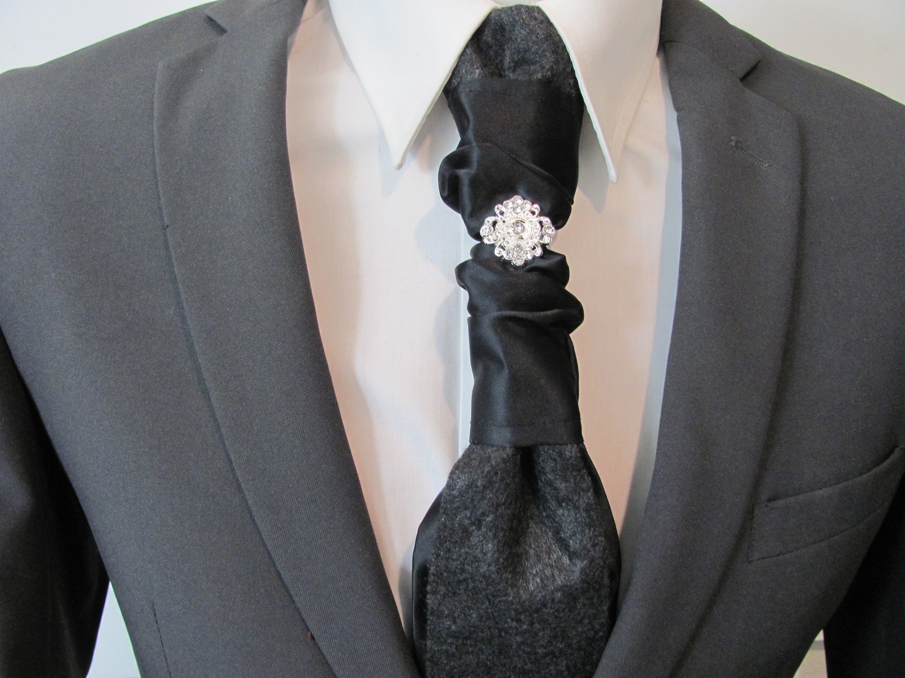 Set Gemelli E Spilla Per Cravatta Uomo - Cristalli Blu, Made In Italy, Anallergico - Foto 2