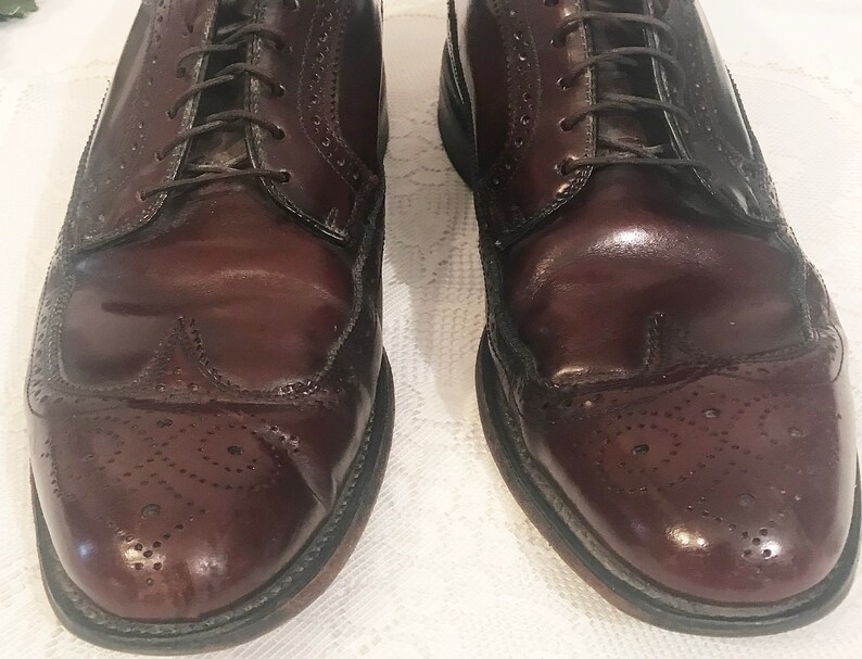 Vintage Hanover Oxblood Brogue Wingtip Men/'s Shoes