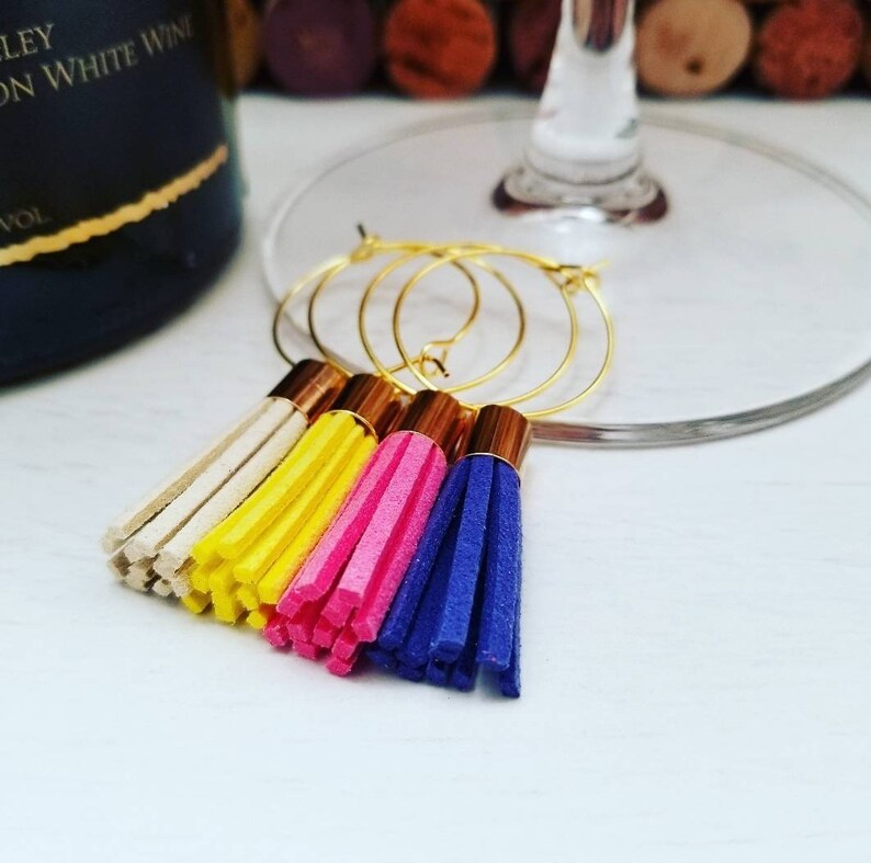 BENECREAT 24PCS Acrylic Wine Glass Charm, Faux Gemstone Beaded Tassel Wine Glass Markers With Brass Ring For Wedding Receptions, Beach Party